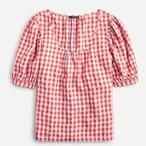 Scoopneck puff-sleeve top in drapey gingham